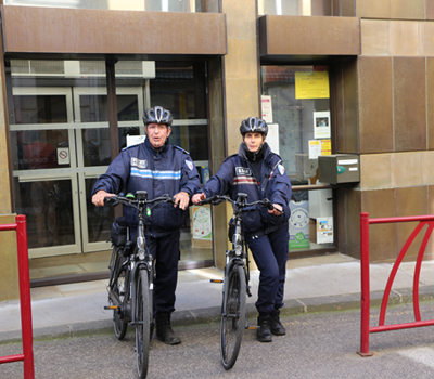 Police vélo électrique