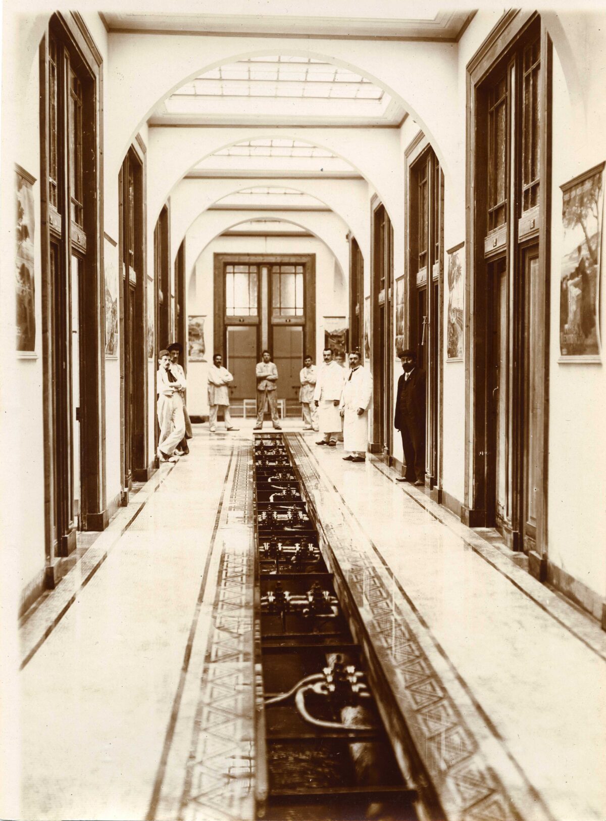 30 – Châtel-Guyon. Vues intérieures. – 117J59 0859 – Lot 1 – Média 1 – Archives d’Indre-et-Loire